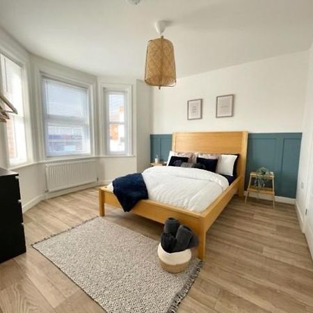 Central, Bright & Spacious Apartment - Parking Included Μπόρνμουθ Εξωτερικό φωτογραφία
