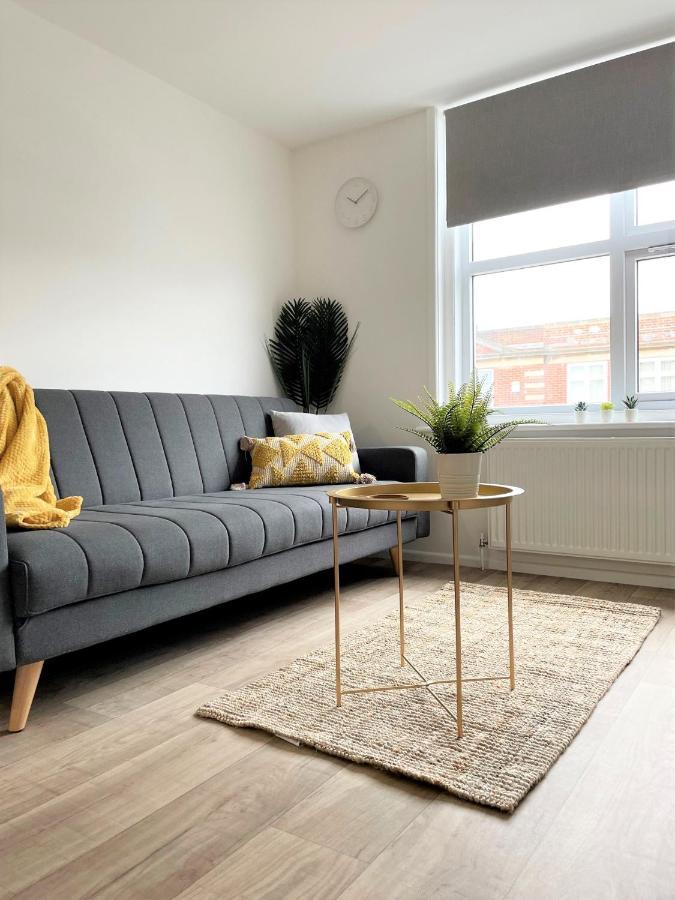 Central, Bright & Spacious Apartment - Parking Included Μπόρνμουθ Εξωτερικό φωτογραφία