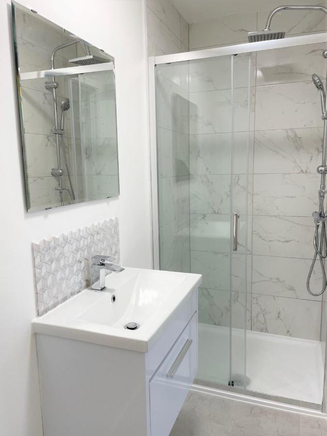 Central, Bright & Spacious Apartment - Parking Included Μπόρνμουθ Εξωτερικό φωτογραφία