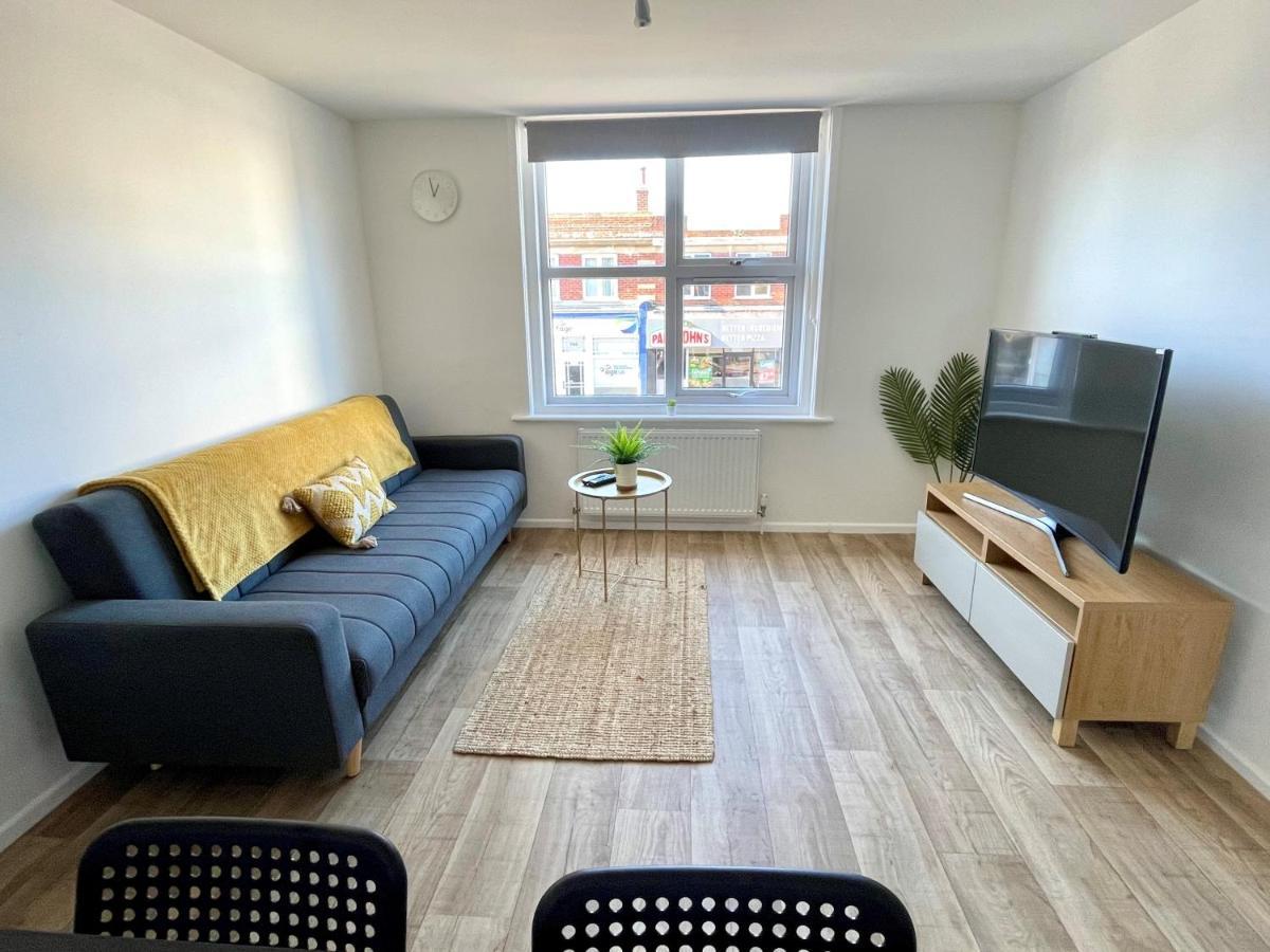 Central, Bright & Spacious Apartment - Parking Included Μπόρνμουθ Εξωτερικό φωτογραφία