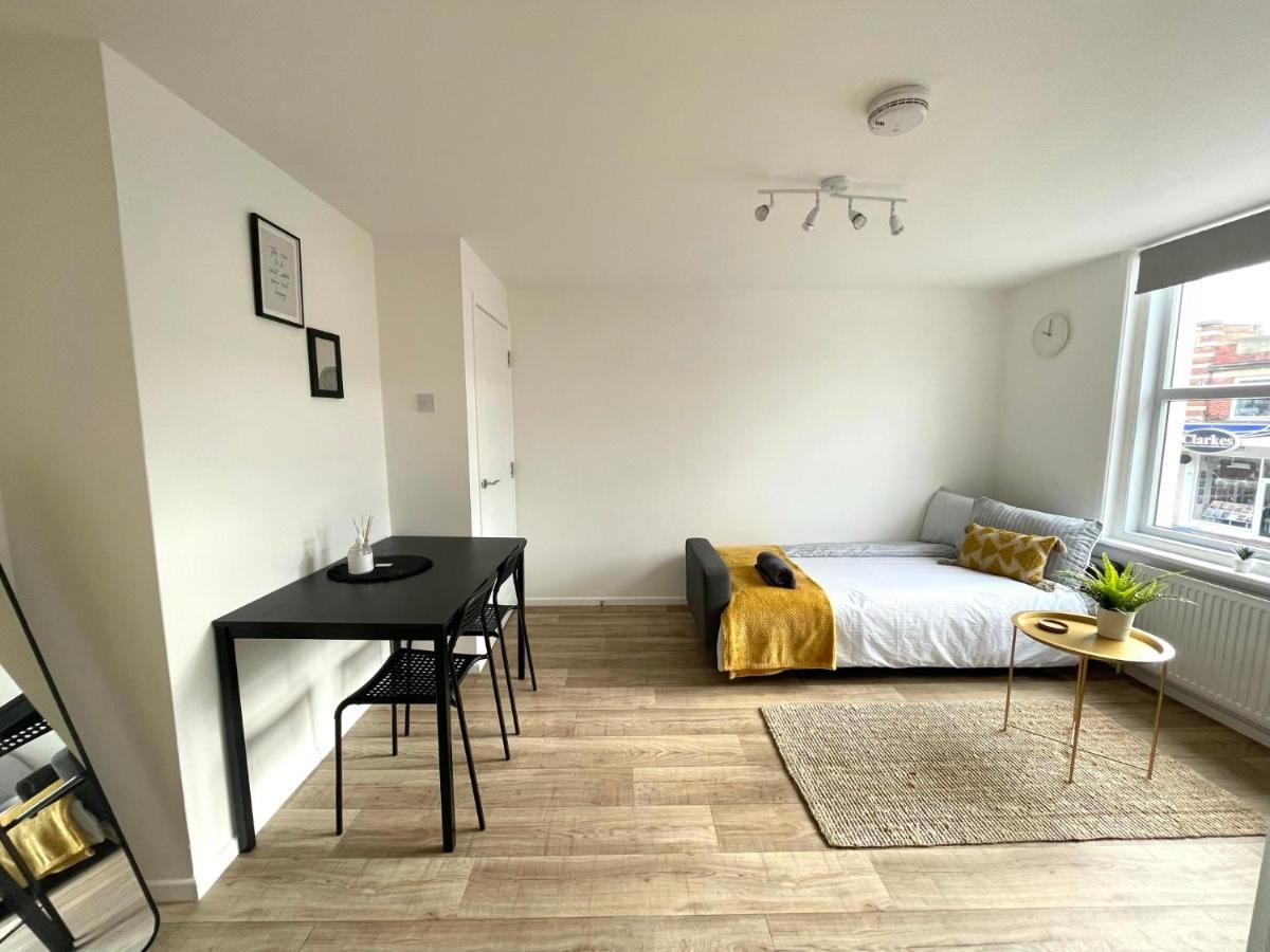 Central, Bright & Spacious Apartment - Parking Included Μπόρνμουθ Εξωτερικό φωτογραφία